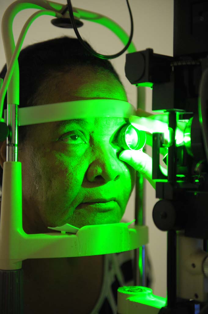 Retinal laser photocoagulation_2